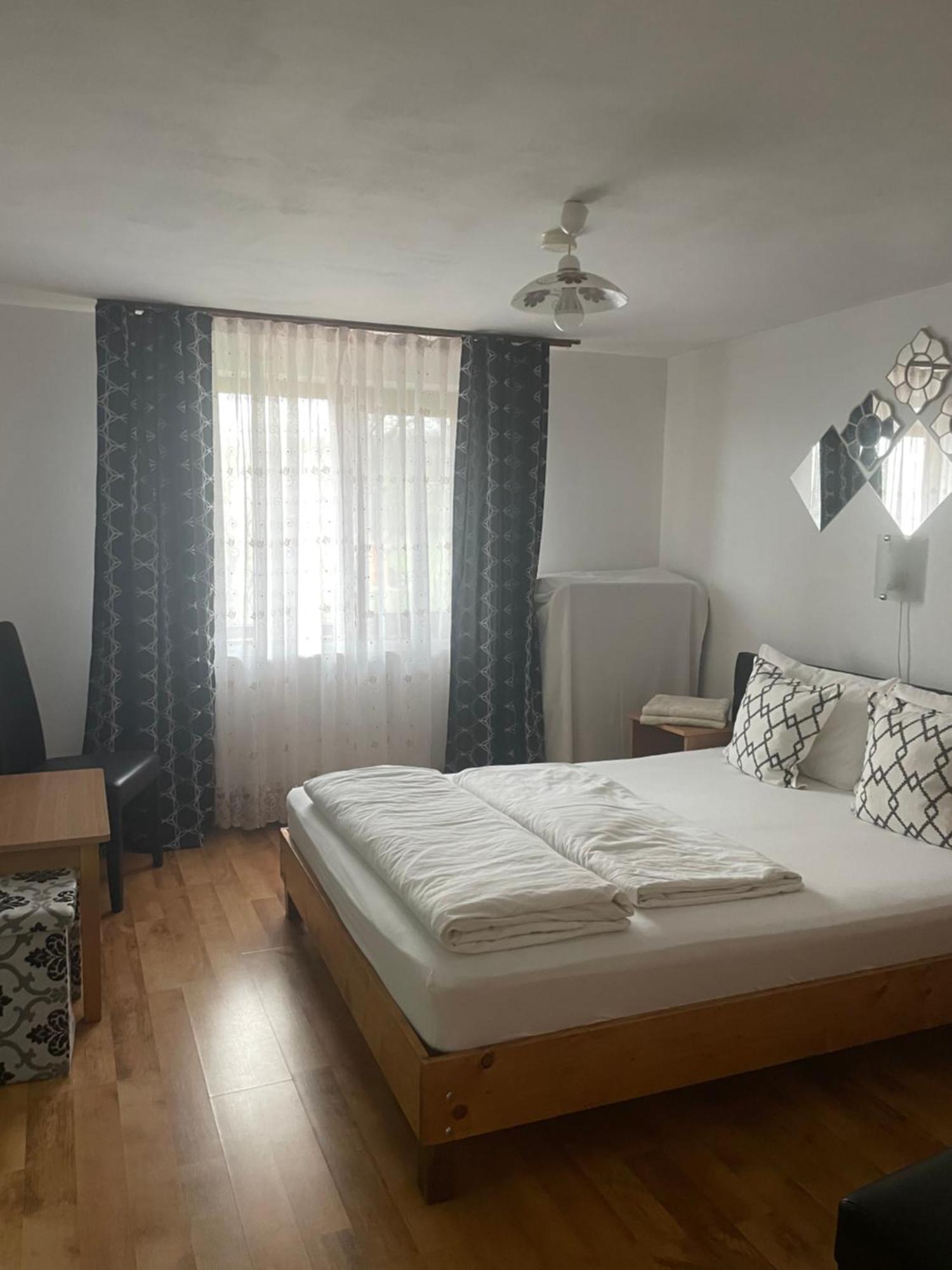Casa Linistita Hotel Kiskoh Kültér fotó