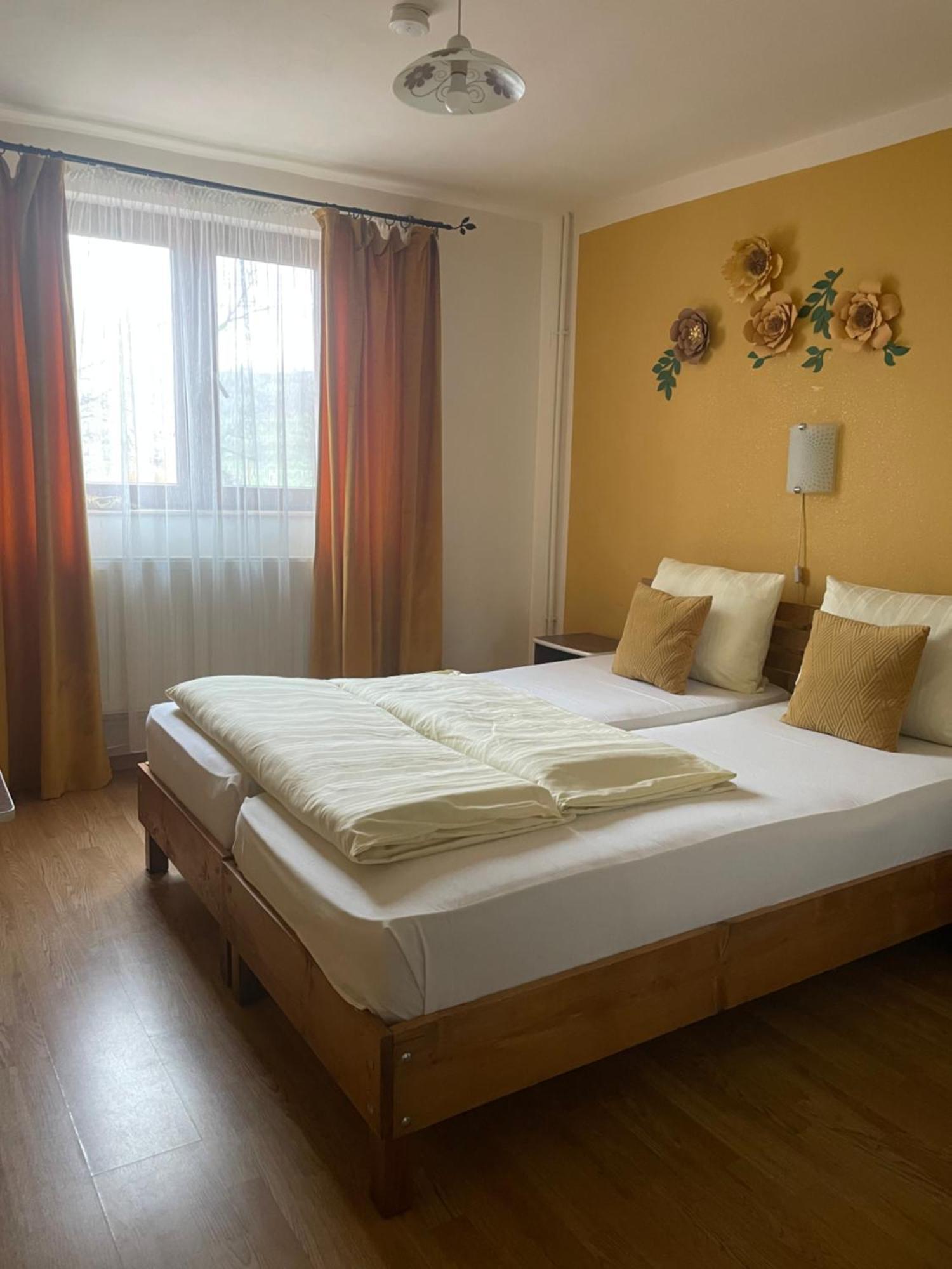 Casa Linistita Hotel Kiskoh Kültér fotó