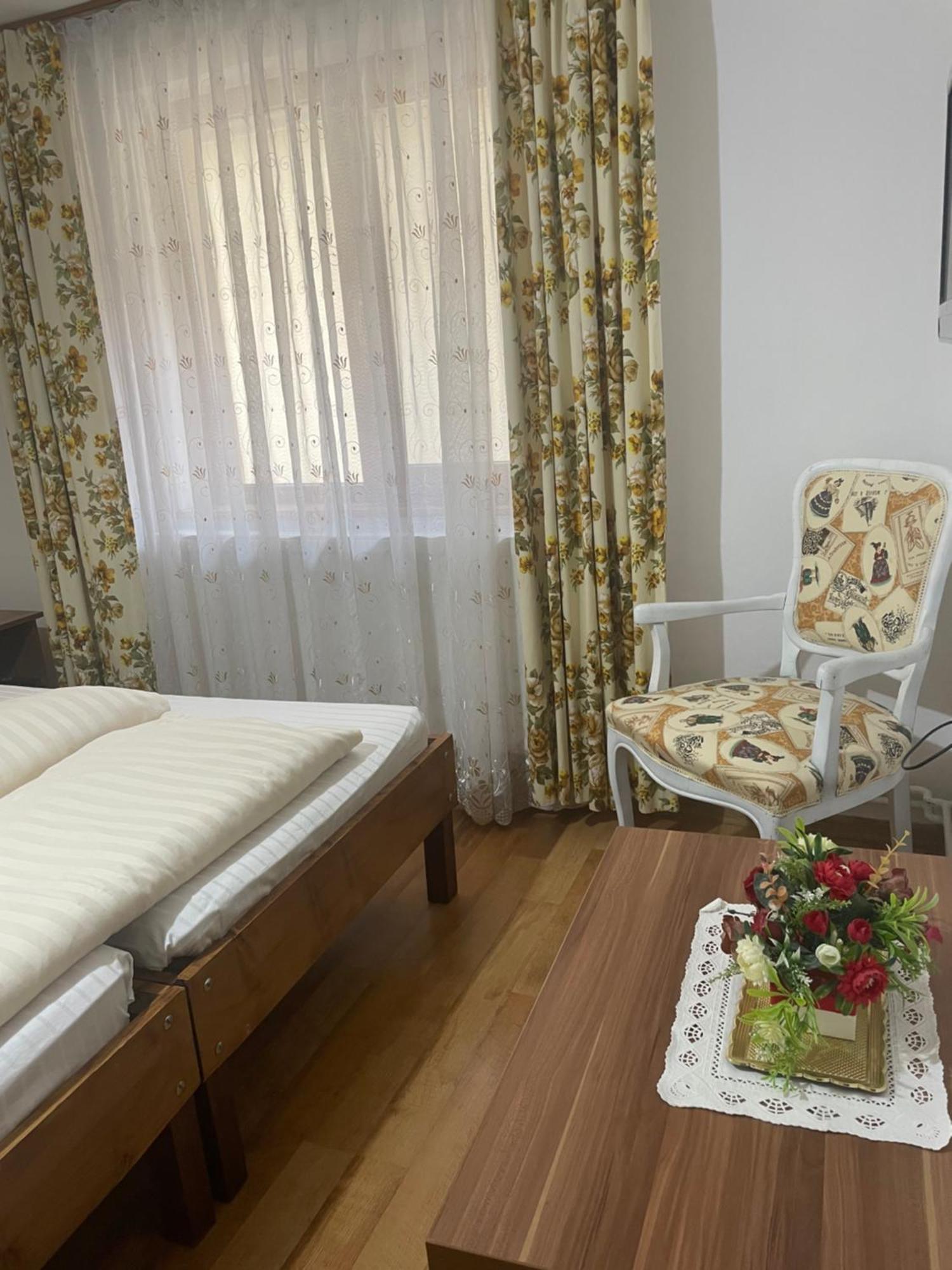 Casa Linistita Hotel Kiskoh Kültér fotó