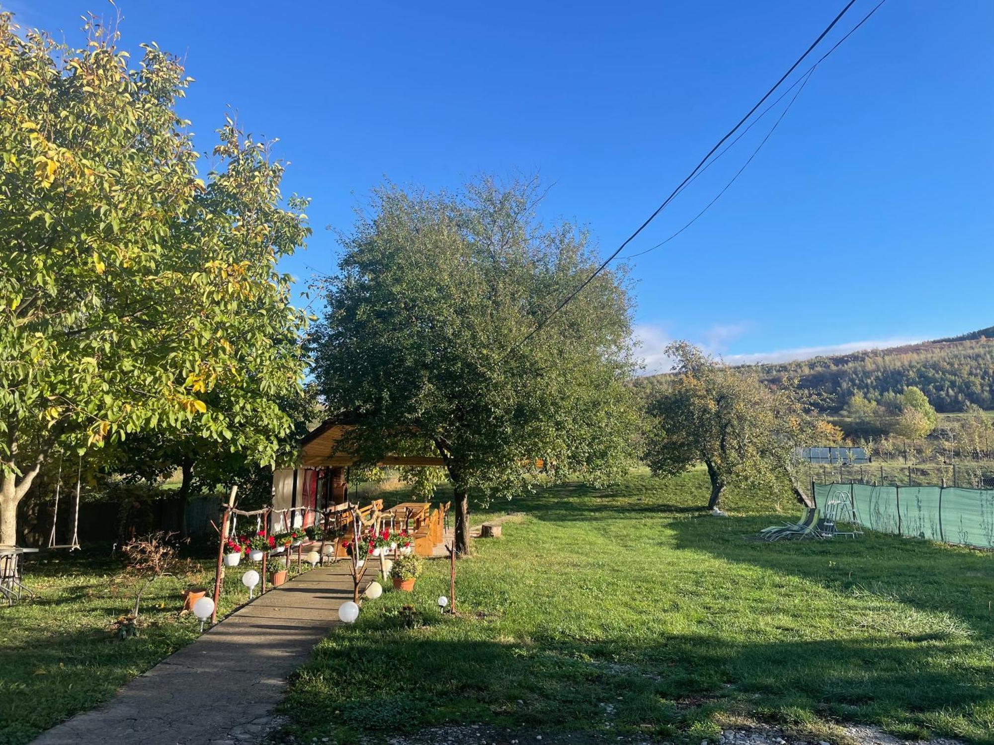 Casa Linistita Hotel Kiskoh Kültér fotó